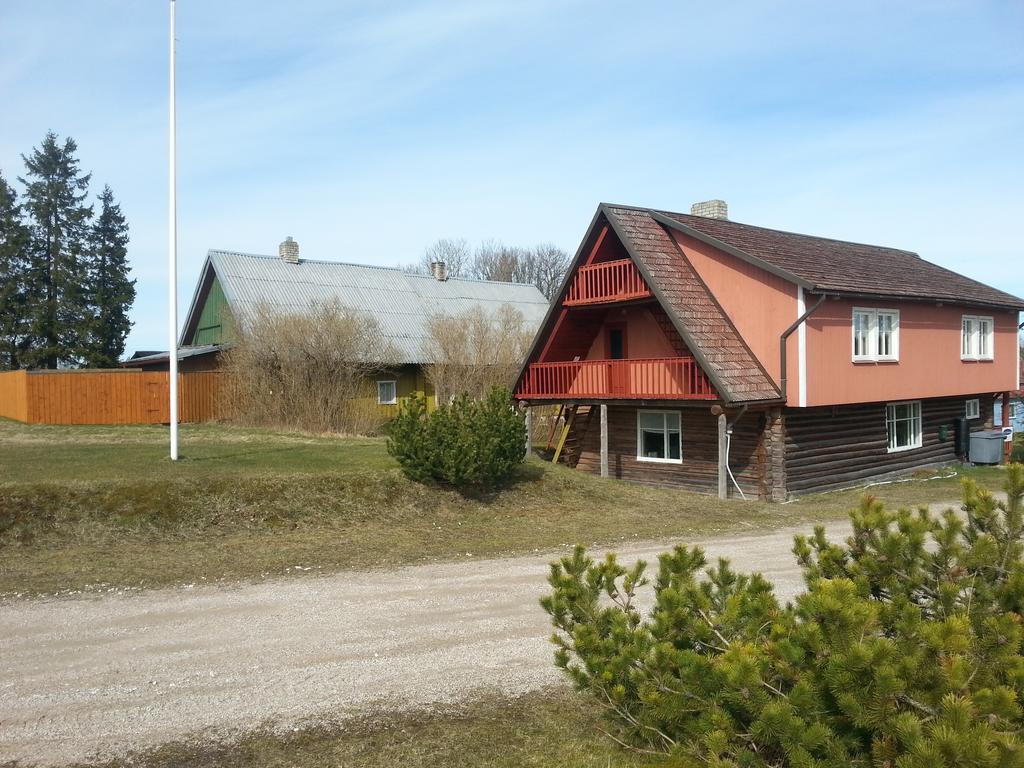 Katri Guesthouse Tubala エクステリア 写真