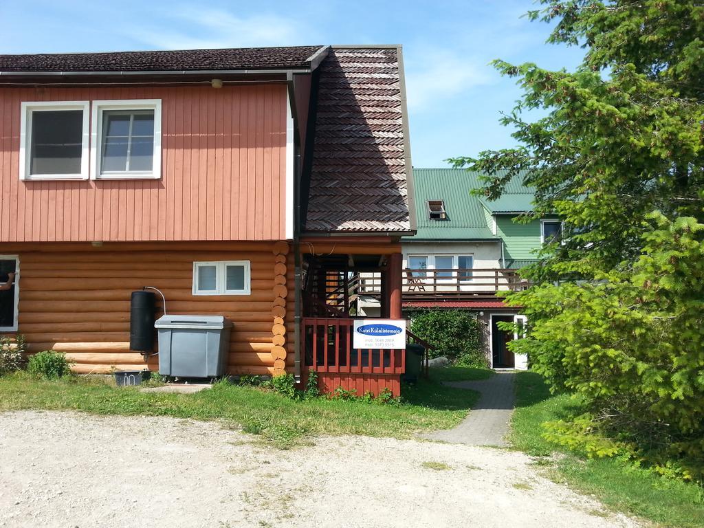 Katri Guesthouse Tubala エクステリア 写真